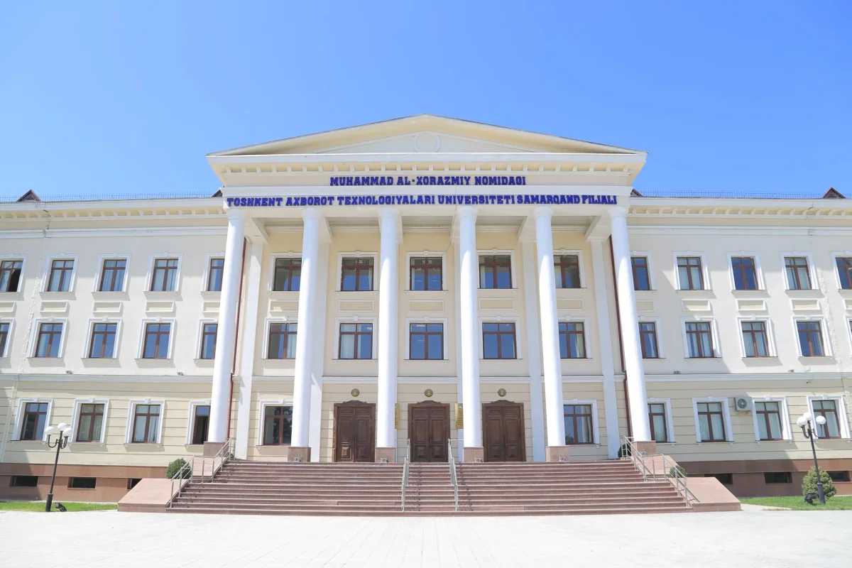 Students at Samarqand Branch of Tashkent University of Information Technologies