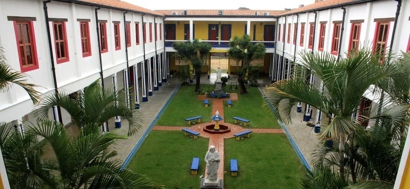 Universidad Católica Santa Rosa institutional setting